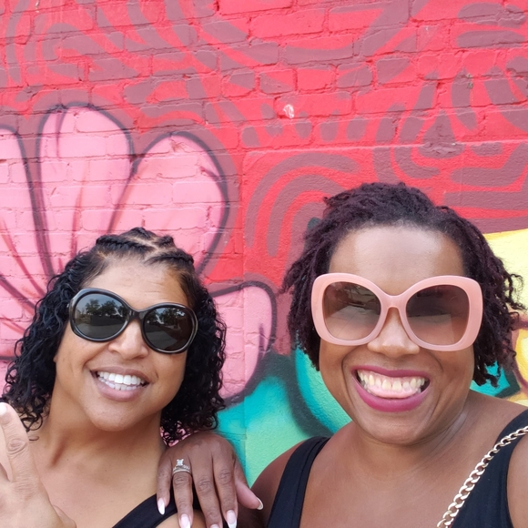 Meet your Posher, Sherrie - Picture 4 of 4